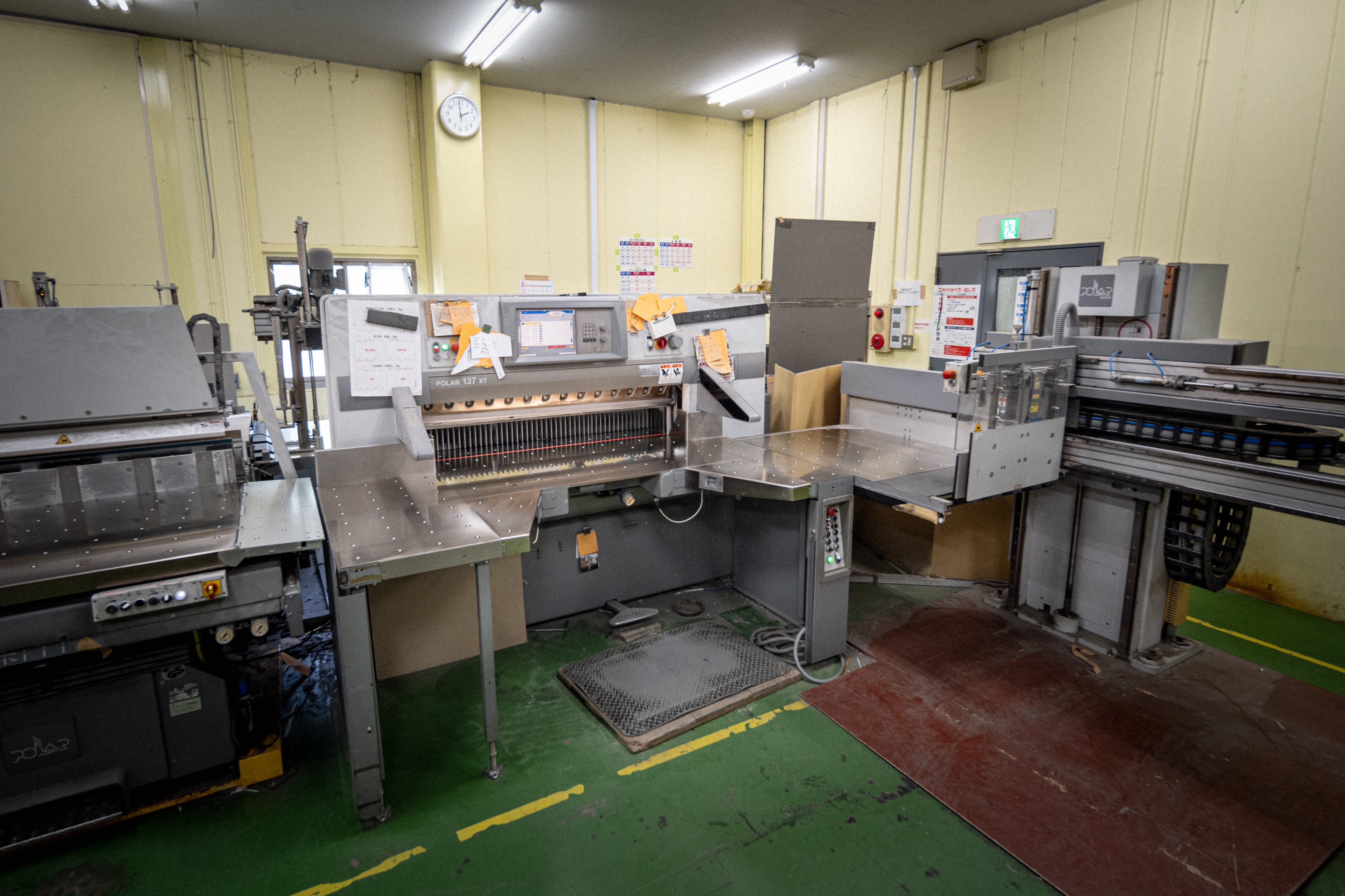 断裁機 Pora136×2台、Pora115×1台、Pora92×1台（Heidelberg）